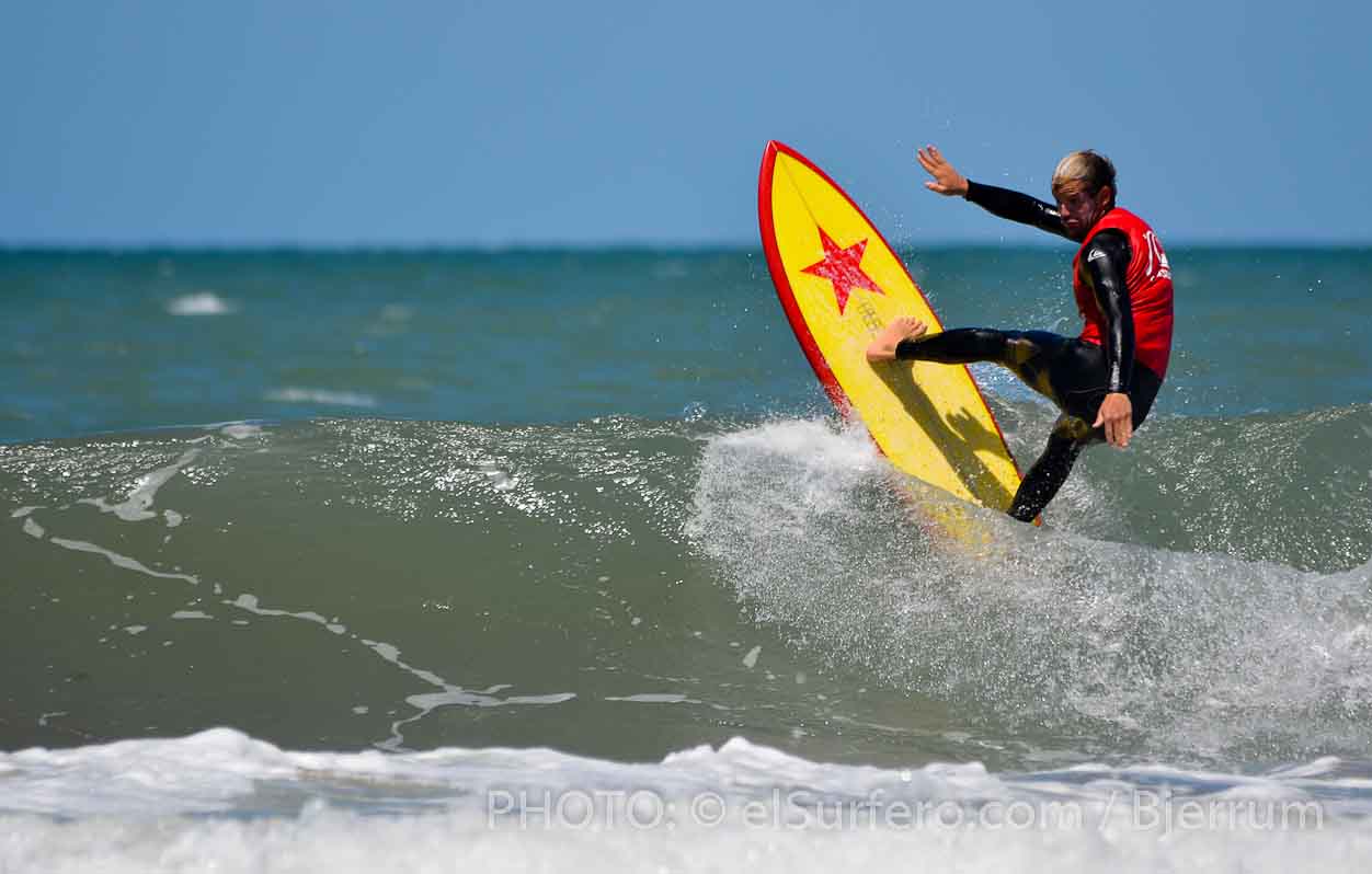 Santiago Muñiz - Quiksilver 70s - Foto: Brian Bjerrum